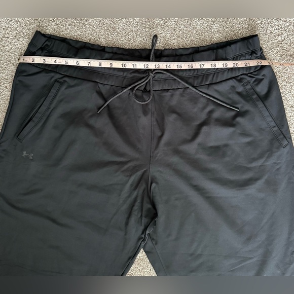 Under Amrour Coldgear Joggers - Picture 11 of 13